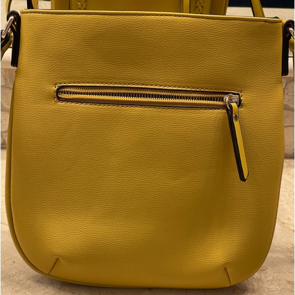 Women’s gold crossbody purse - Picture 3 of 4